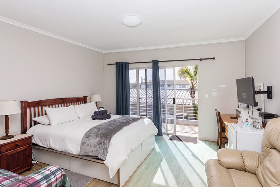 8 Bedroom Property for Sale in Melkbosstrand Central Western Cape